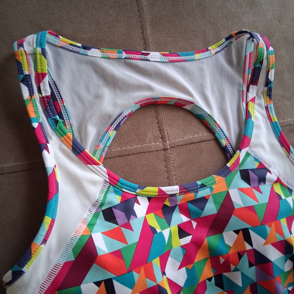 Fabletics Colorful Geometric 3-Piece Set Activewear - Picture 7 of 16